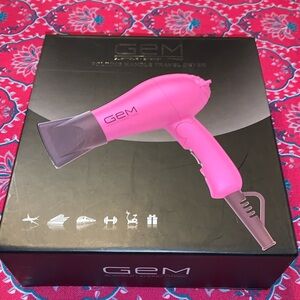 NWT GEM Mini Folding Handle Travel Dryer.  Hot Pink.